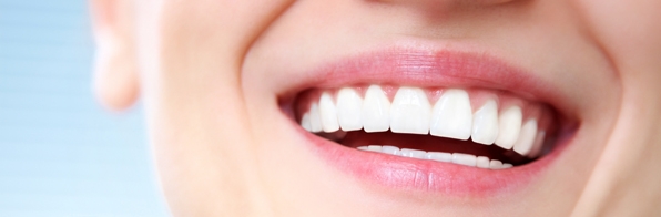 Odontologia - Como clarear os dentes: Receitas que prejudicam a sua saúde