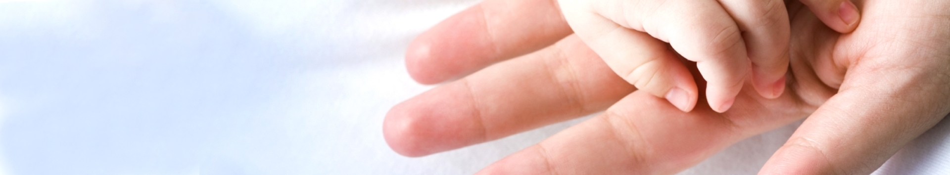 Como cortar as unhas do bebê e evitar os piores acidentes
