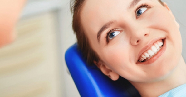 Odontologia - Como funciona a extração de dente com um dentista