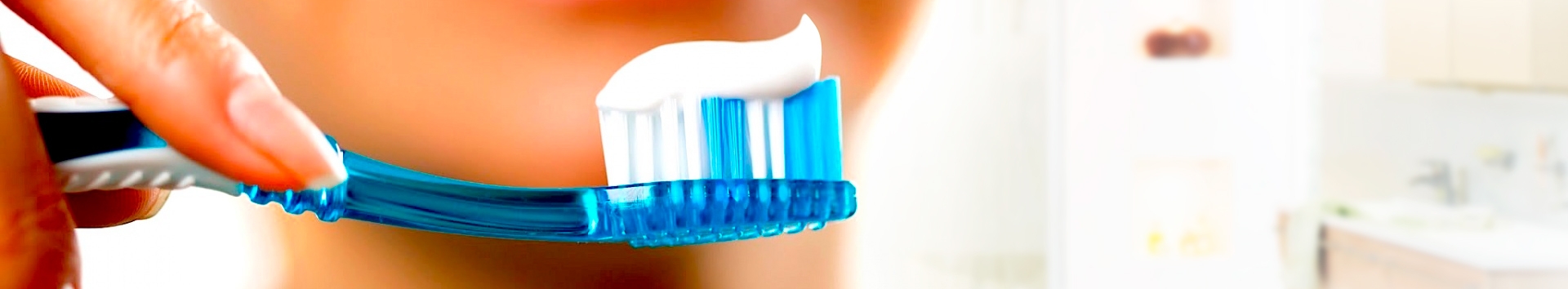 Escova de dente elétrica x Escova manual: Qual é a melhor?